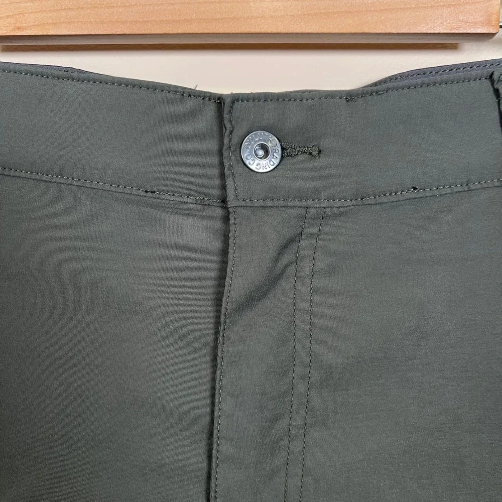Duluth Trading Co Dry On The Fly Shorts Mens 36 Green Relaxed Fit Cargo Tactical